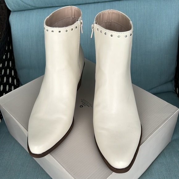 New Nordstrom Rack ivory, color, ankle booties. studded accents, Size 10. - Picture 2 of 10